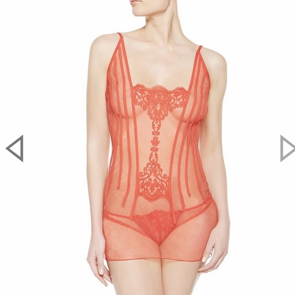 La Perla Sexy Red Lingerie - Picture 5 of 11